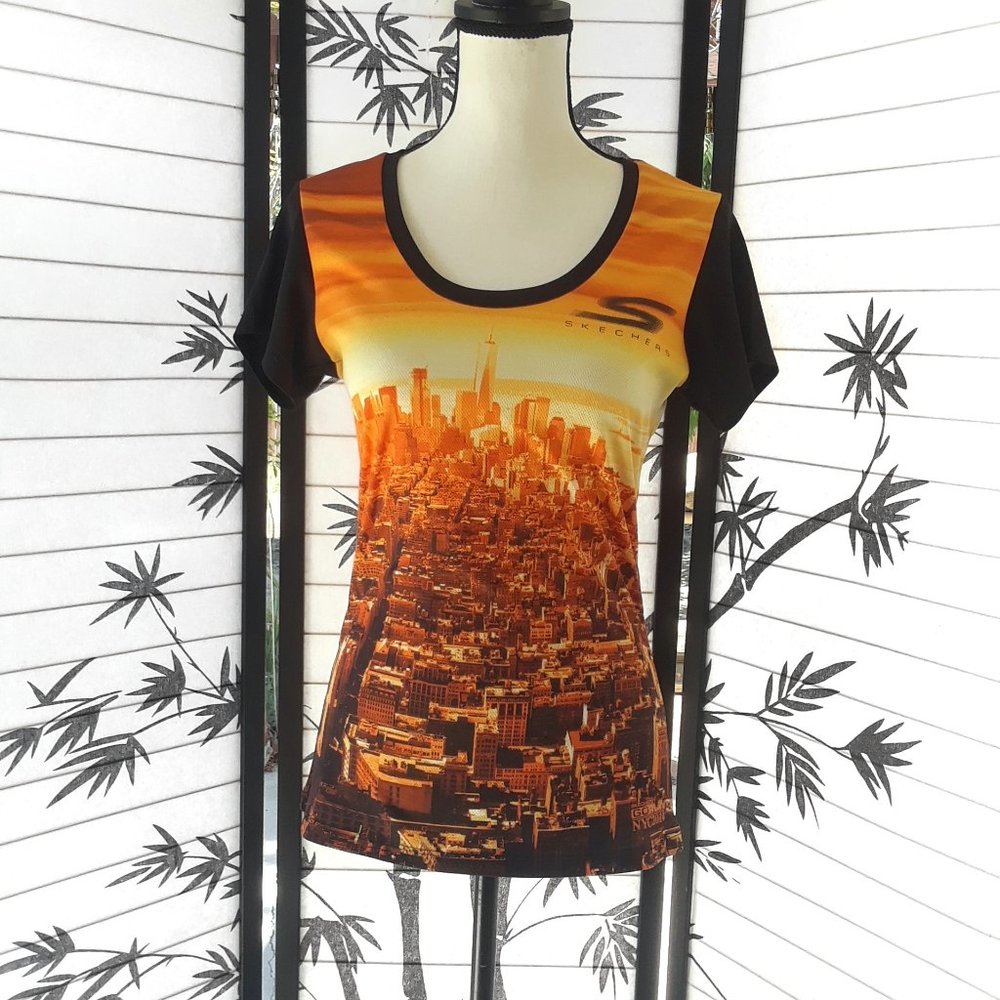 Skechers Go Run NYC Themed Mesh Fitness Shirt NWOT